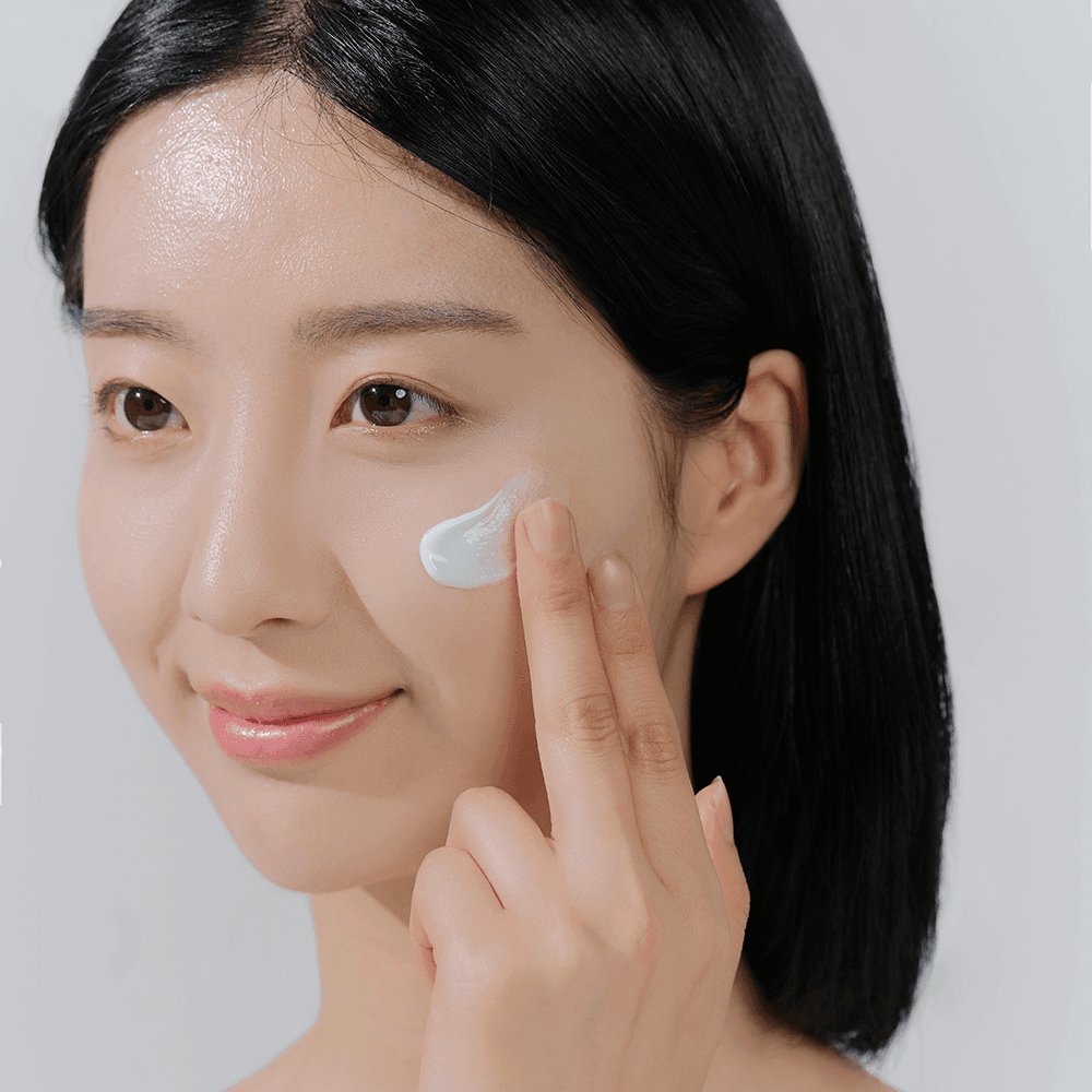 SKIN1004 Centella Hyalu-Cica Water-Fit Sun Serum SPF50+ PA++++ (50ml) - OthoiMart